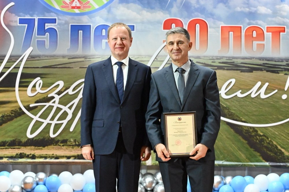 Два легендарных сельхозпредприятия Алтайского края отметили свои юбилеи Два легендарных сельхозпредприятия Алтайского края отметили свои юбилеи