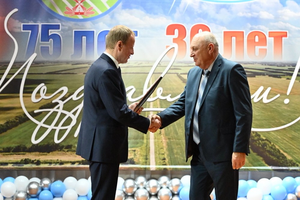 Два легендарных сельхозпредприятия Алтайского края отметили свои юбилеи Два легендарных сельхозпредприятия Алтайского края отметили свои юбилеи