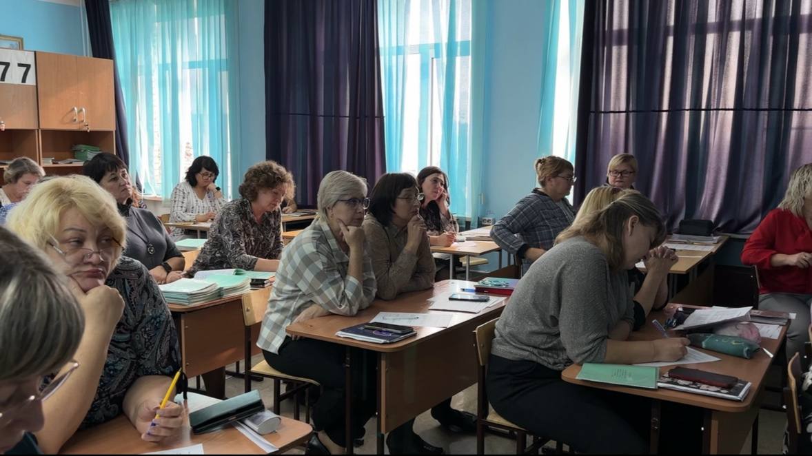 Сотрудники Госавтоинспекции приняли участие в Педагогическом совете Сотрудники Госавтоинспекции приняли участие в Педагогическом совете