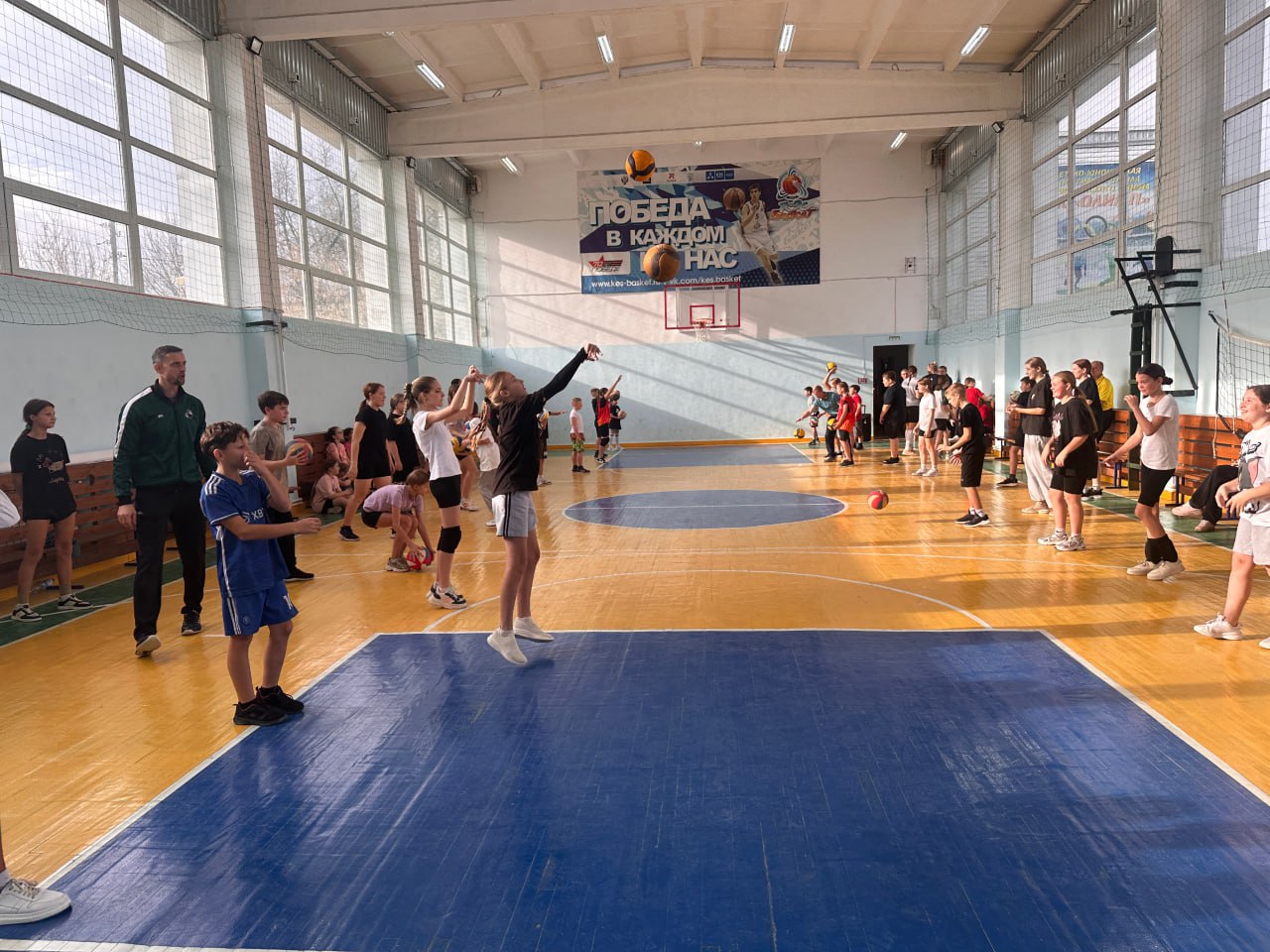 В селе Первомайское прошёл мастер-класс волейбольного клуба Алтай при содействии благотворительного фонда «Мой Алтай» В селе Первомайское прошёл мастер-класс волейбольного клуба Алтай при содействии благотворительного фонда «Мой Алтай»