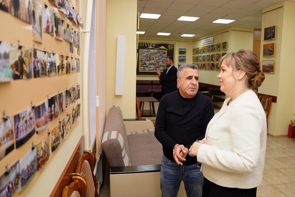 Сотрудничество с национальными объединениями депутаты обсудили накануне Дня народного единства Сотрудничество с национальными объединениями депутаты обсудили накануне Дня народного единства