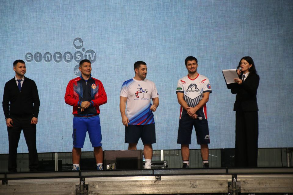 На ледовой арене «Прогресс» состоялся мастер-класс по греко-римской борьбе