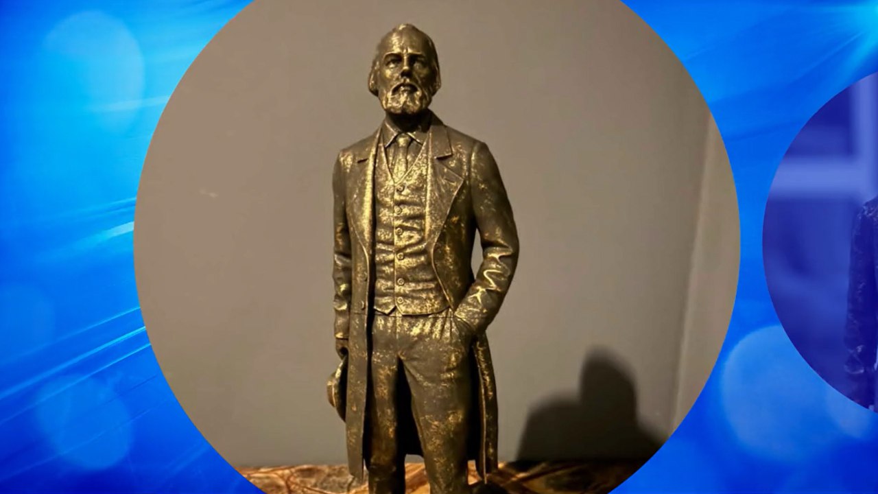 Алтайские скульпторы показали, как выглядит окончательный вариант памятника Достоевскому в Барнауле