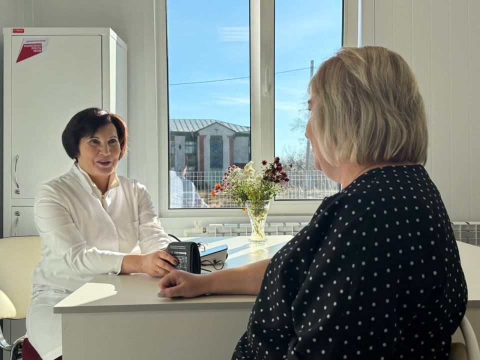 Виктор Томенко: На этой неделе в селе Карпово Второе Краснощековского района начала работать врачебная амбулатория, которую построили в рамках национального проекта «Продолжительная и активная жизнь»