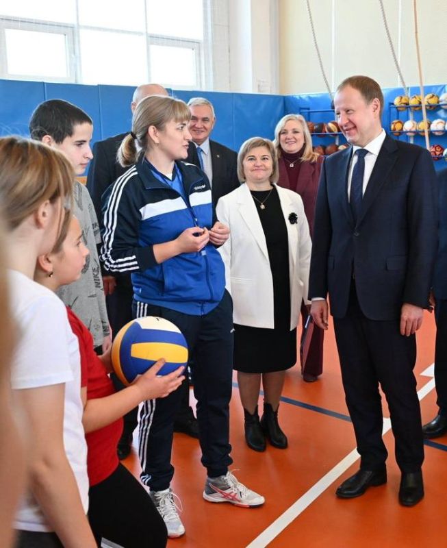 Виктор Томенко: Неотъемлемая часть нашего Алтайского сельского стандарта, в рамках которого мы последовательно улучшаем условия жизни во всех населенных пунктах края, — развитие системы образования