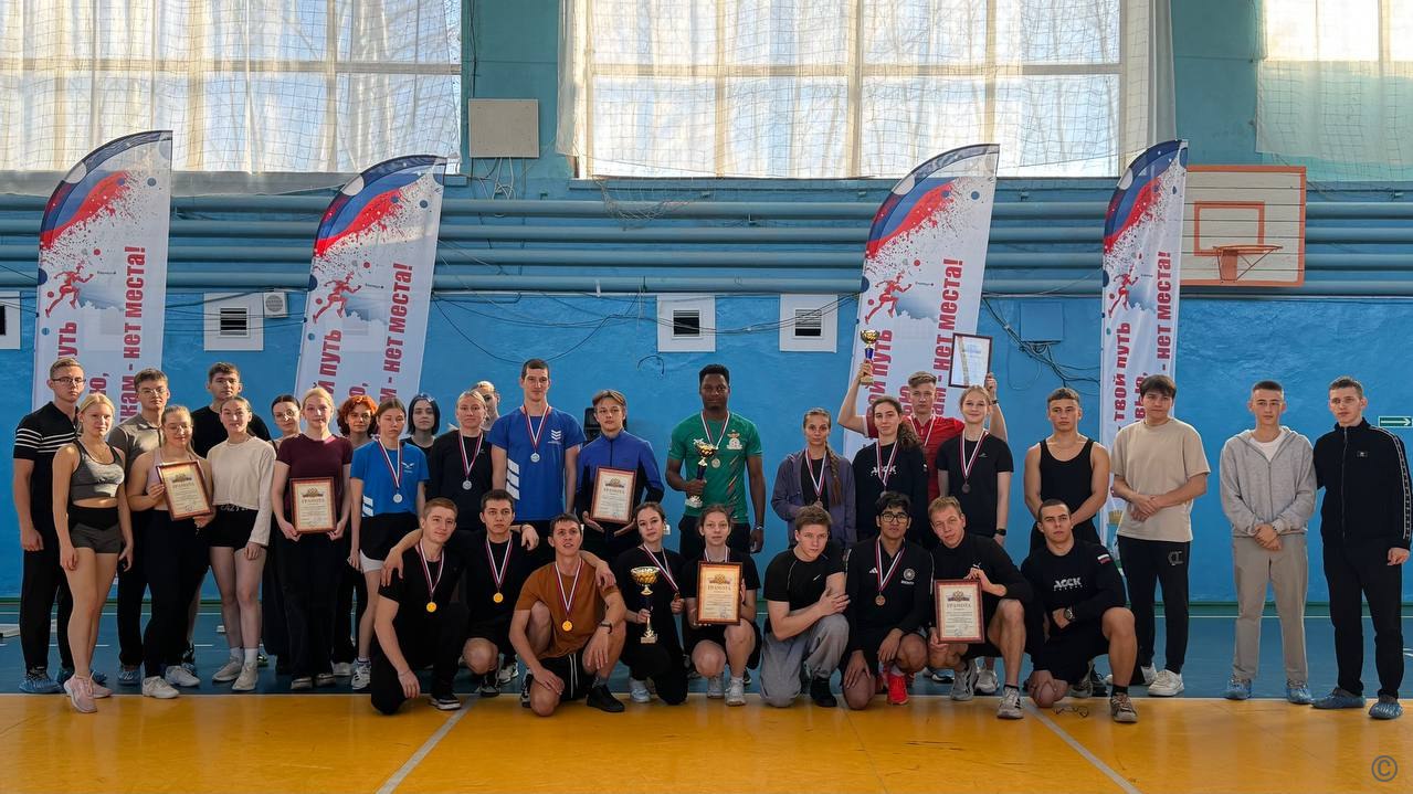 Барнаульские студенты стали участниками спортивно-интеллектуальной игры, приуроченной ко Дню народного единства Барнаульские студенты стали участниками спортивно-интеллектуальной игры, приуроченной ко Дню народного единства