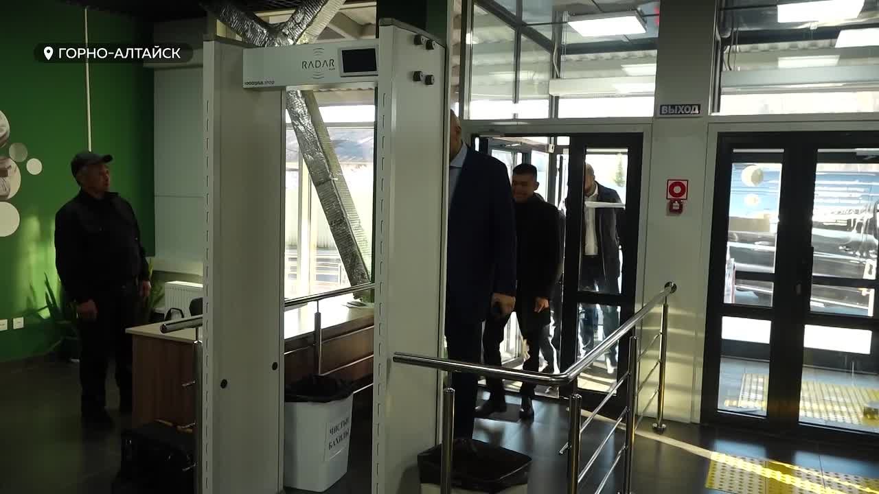 Николай Валуев встретился с юными боксёрами Республики Алтай