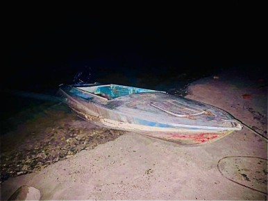 Лодка с четырьмя людьми перевернулась на Оби, один выжил