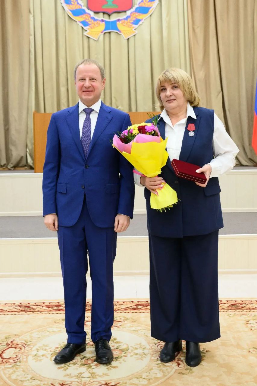 Два работника железной дороги Алтайского края удостоены высокой государственной награды - медали ордена «За заслуги перед Отечеством» II степени Два работника железной дороги Алтайского края удостоены высокой государственной награды - медали ордена «За заслуги перед Отечеством» II степени