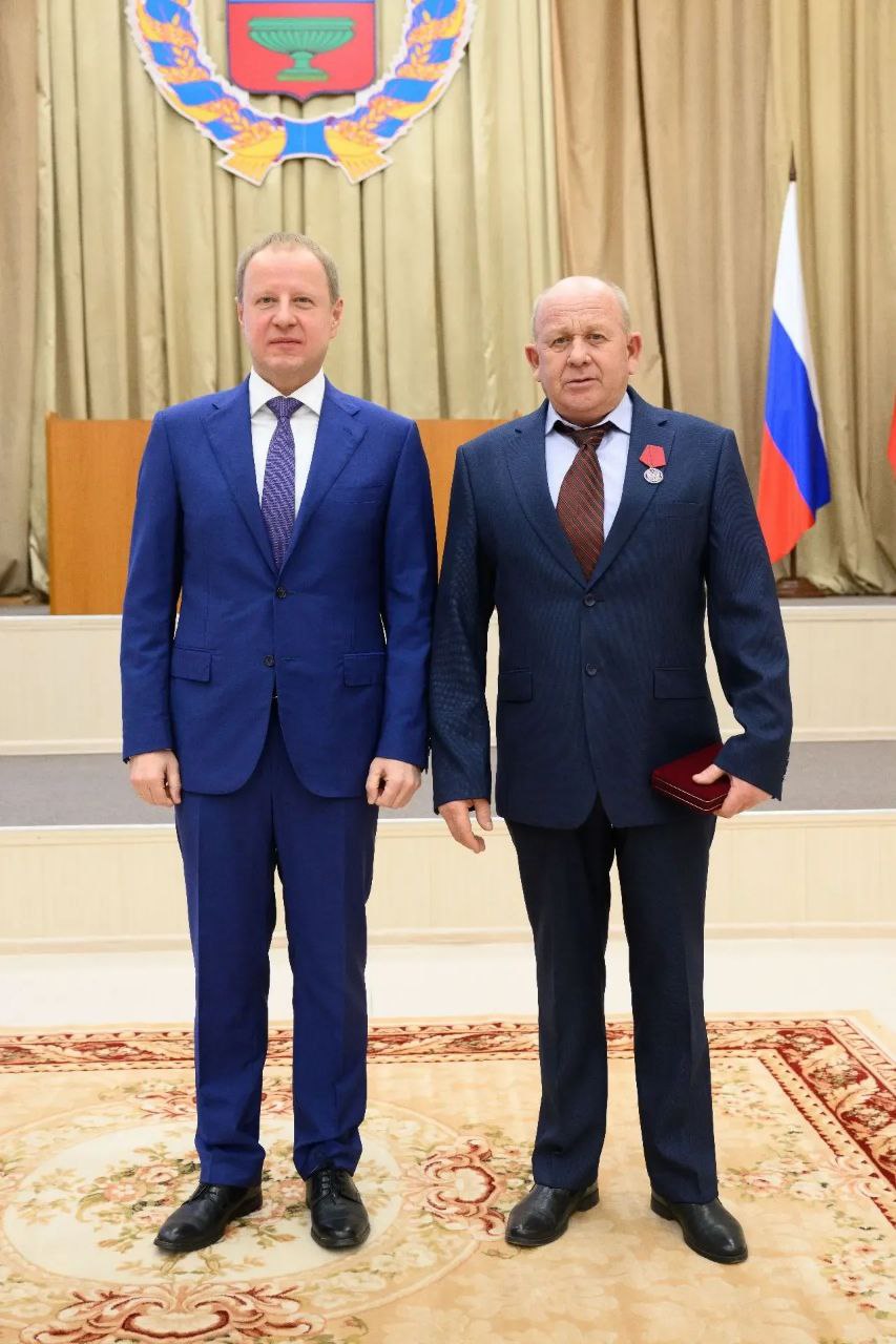 Два работника железной дороги Алтайского края удостоены высокой государственной награды - медали ордена «За заслуги перед Отечеством» II степени Два работника железной дороги Алтайского края удостоены высокой государственной награды - медали ордена «За заслуги перед Отечеством» II степени