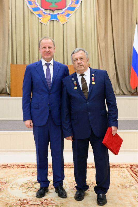 В Алтайском крае работникам предприятий дорожной отрасли вручены региональные премии «За верность профессии»