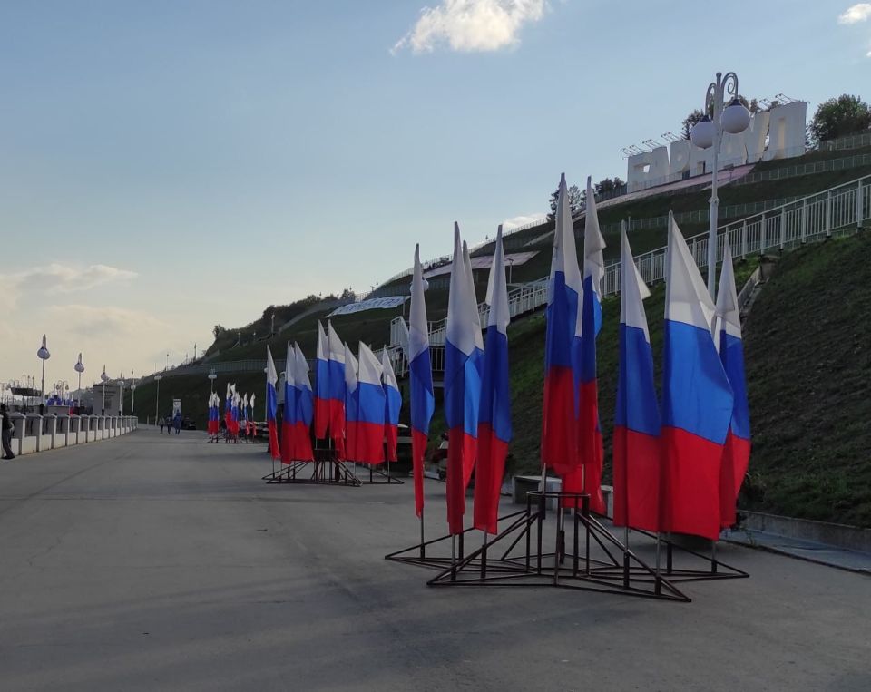 Жителей Алтайского края с Днем народного единства поздравил полпред Президента РФ в Сибири Анатолий Серышев Жителей Алтайского края с Днем народного единства поздравил полпред Президента РФ в Сибири Анатолий Серышев