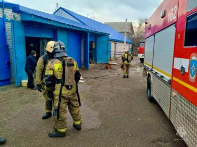 Мужчина пострадал в Барнауле при пожаре в гараже