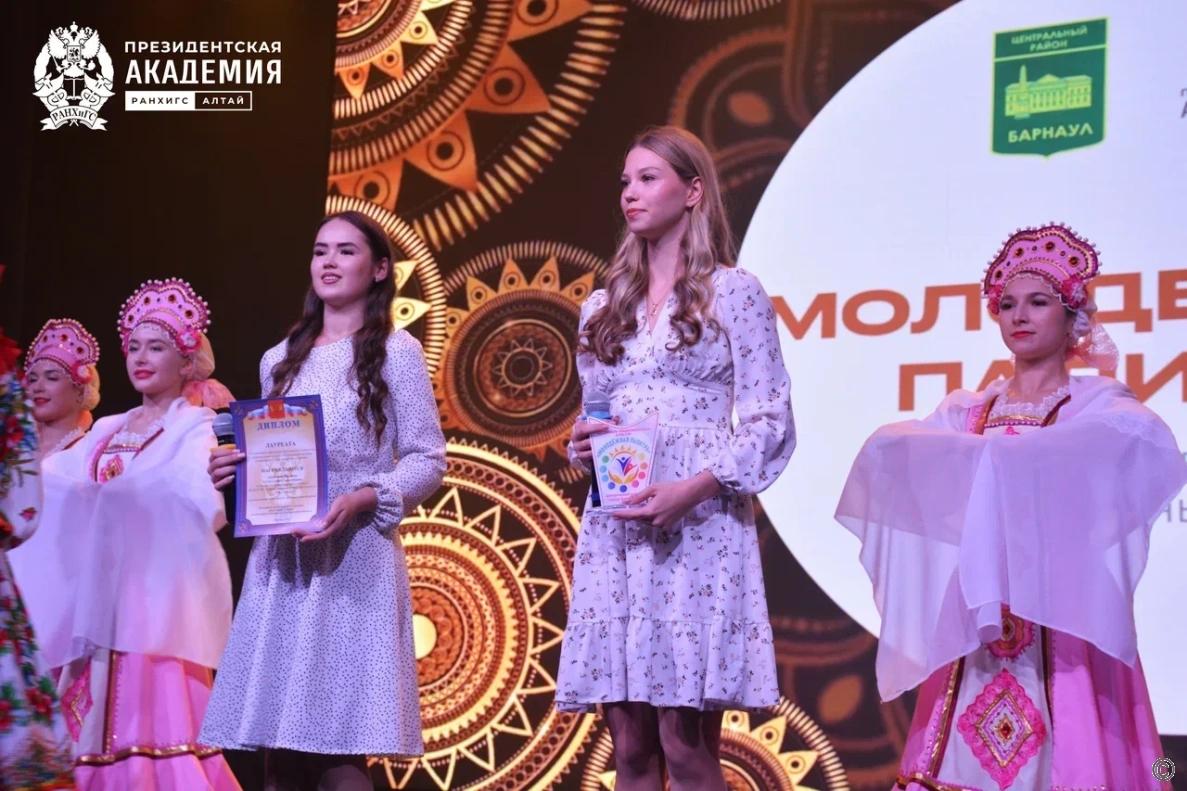 В Барнауле проходят мероприятия, посвященные Дню народного единства В Барнауле проходят мероприятия, посвященные Дню народного единства