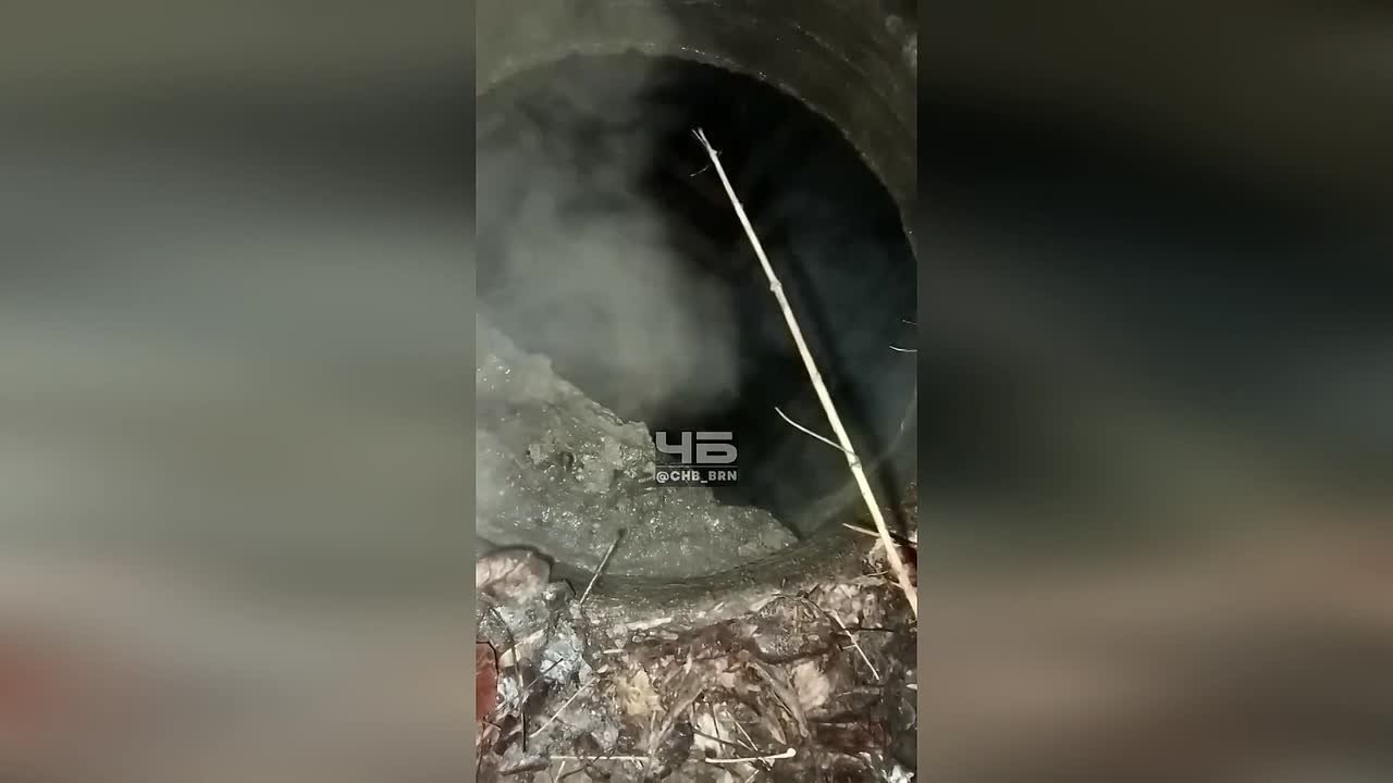 Жители Барнаула сообщили о коммунальной проблеме — горячая вода круглосуточно уходит под землю, но счета при этом продолжают приходить в полном объеме, пишет Telegram-канал "Черное и Белое Барнаул"