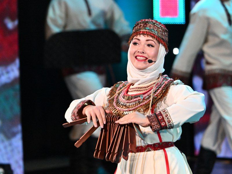 В День народного единства ансамбль «Алтай» представил новую концертную программу В День народного единства ансамбль «Алтай» представил новую концертную программу