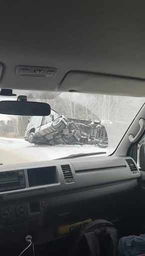 Фуру стащило в кювет на трассе в Тальменском районе