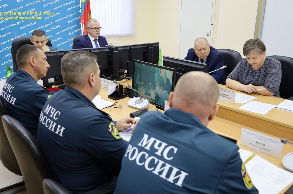 В Главном управлении МЧС России по краю подвели итоги работы ведомства за прошедший месяц и обсудили задачи на ноябрь В Главном управлении МЧС России по краю подвели итоги работы ведомства за прошедший месяц и обсудили задачи на ноябрь