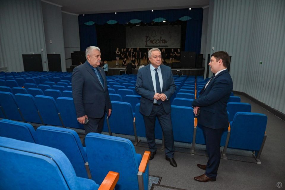 В Барнауле проверяют готовность учреждений культуры к новогодним праздникам