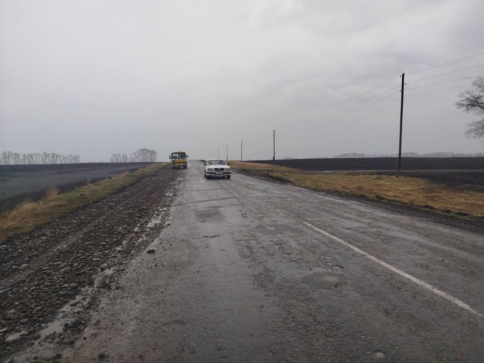 Продолжается обновление дороги к заказнику "Лебединый" в Советском районе