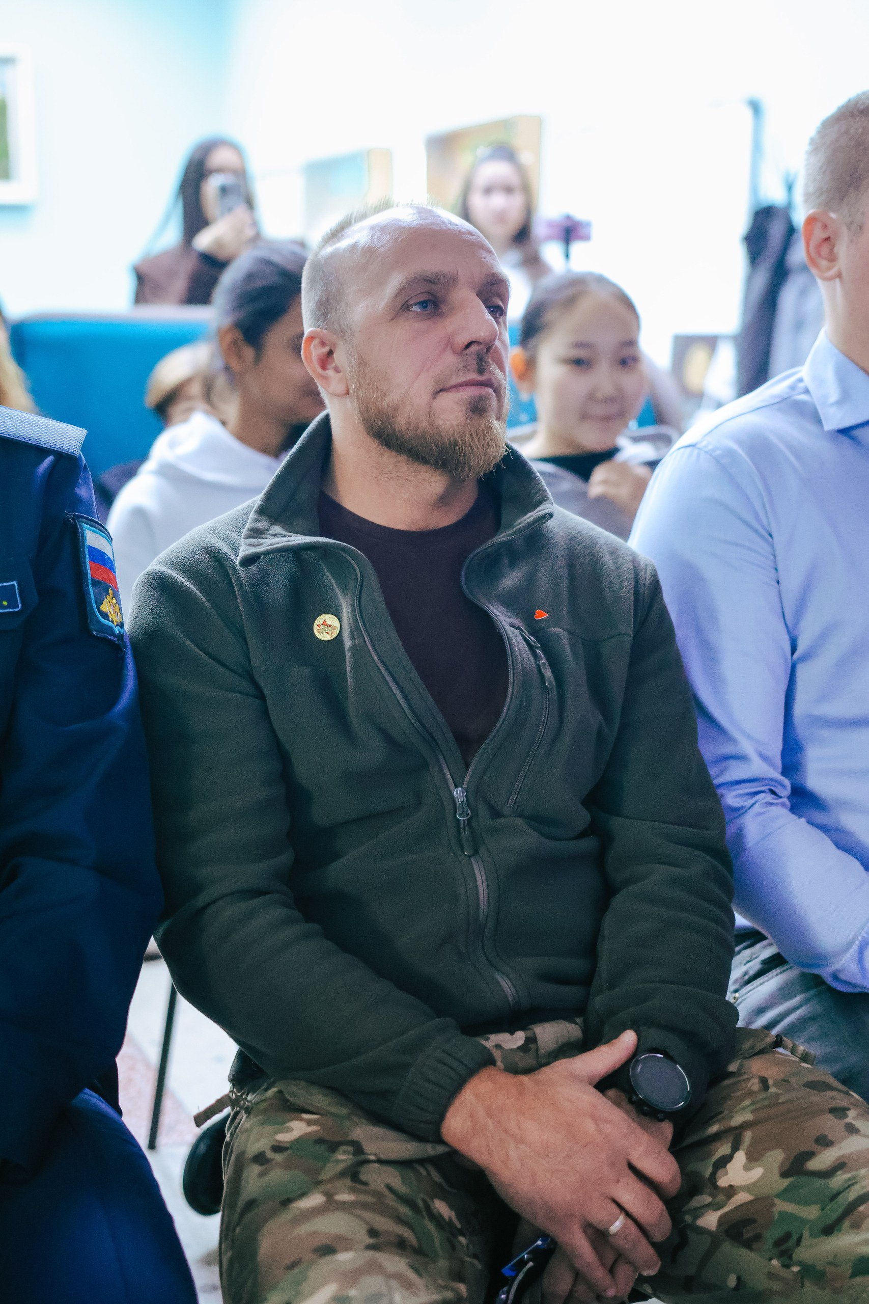 В Алтайском медуниверситете прошла встреча студентов-медиков с ветеранами СВО В Алтайском медуниверситете прошла встреча студентов-медиков с ветеранами СВО