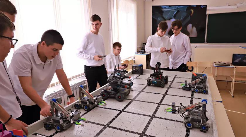 Бийским школьникам показали перспективы для учбы и работы в городе