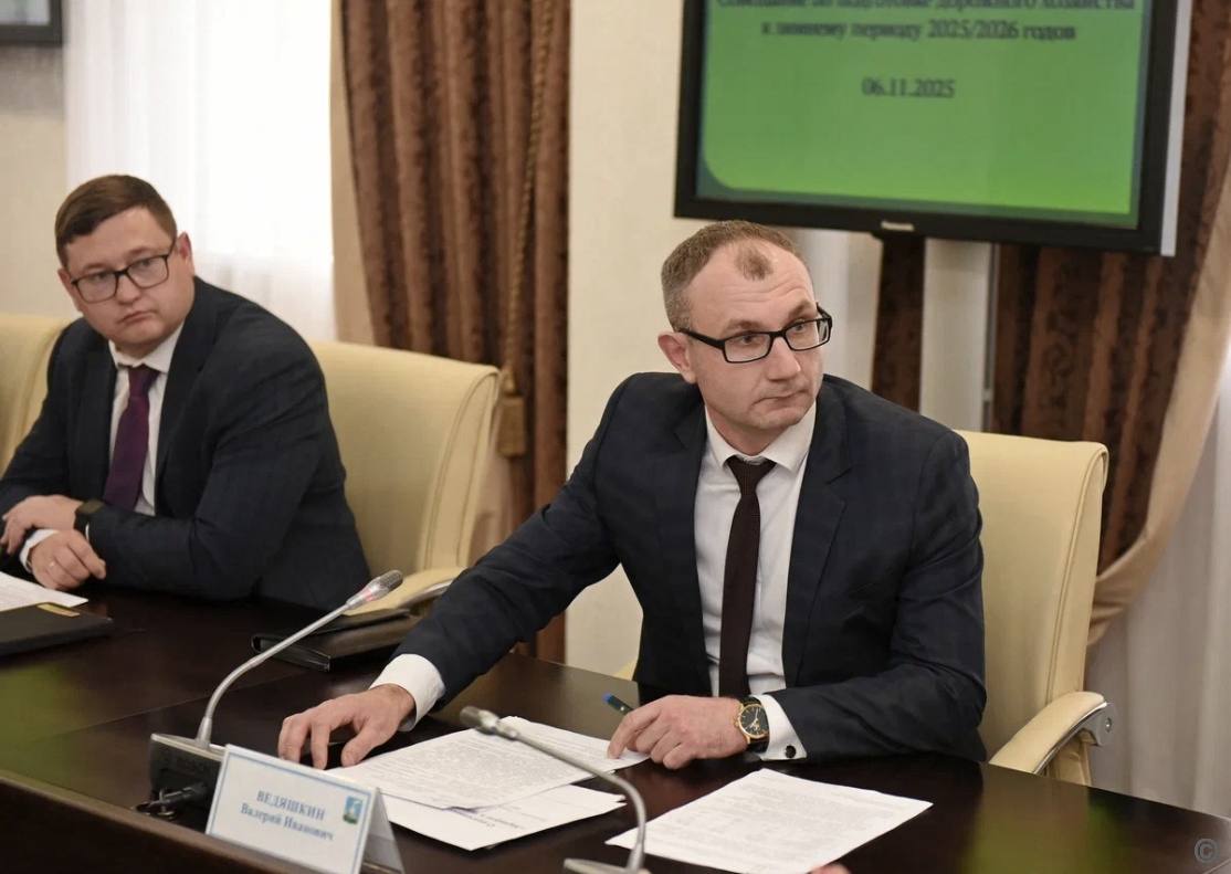 Готовность дорожного комплекса в зимний период обсудили в администрации города Готовность дорожного комплекса в зимний период обсудили в администрации города