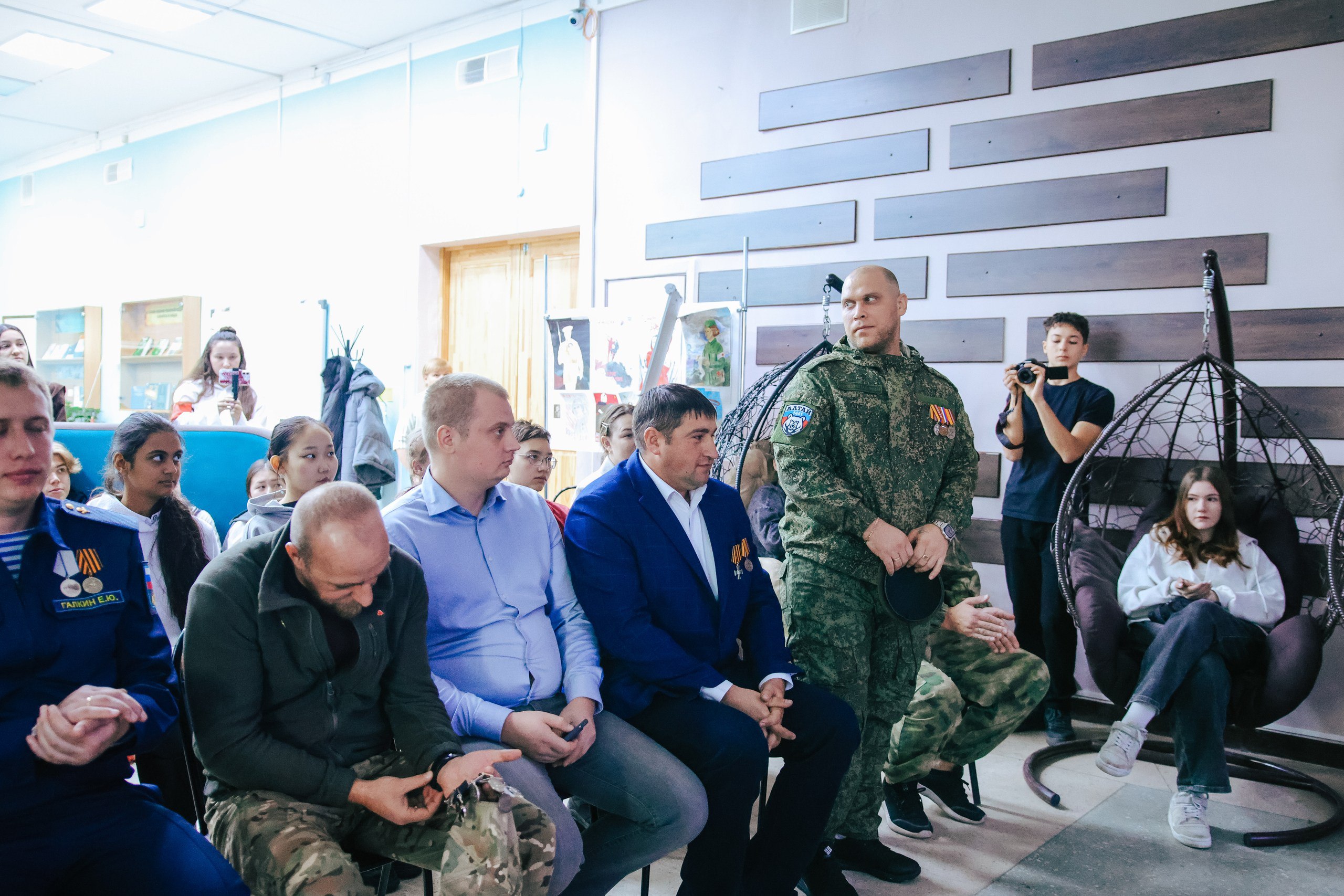 В Алтайском медуниверситете прошла встреча студентов-медиков с ветеранами СВО