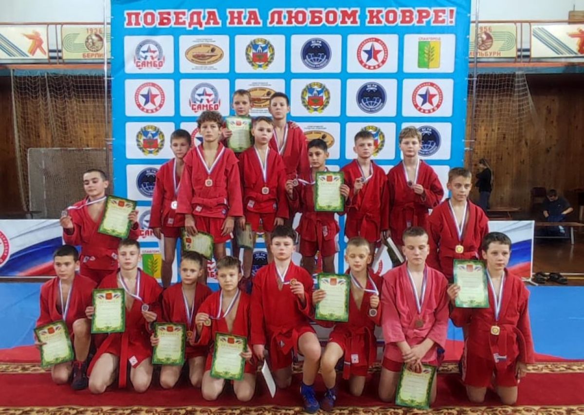 В Славгороде состоялся турнир самбистов до 12 лет по программе 45-й краевой Спартакиады спортшкол