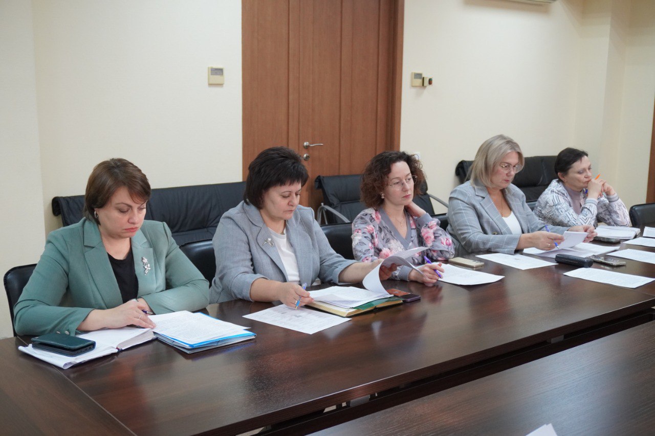 В Барнауле обсудили организацию новогодних представлений для школьников В Барнауле обсудили организацию новогодних представлений для школьников