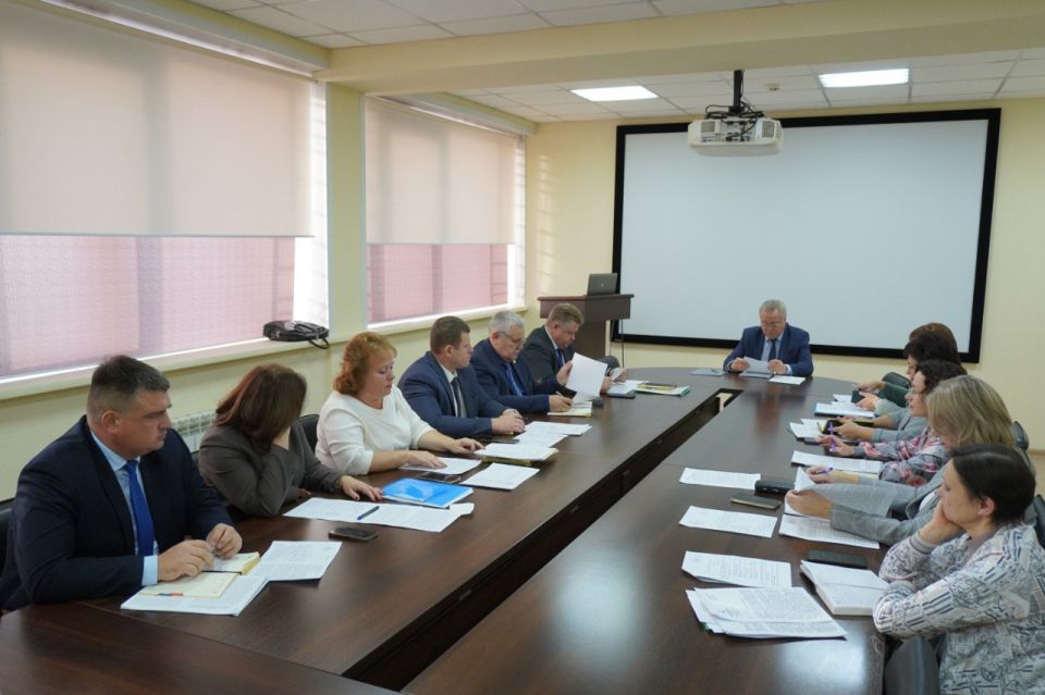 В Барнауле обсудили организацию новогодних представлений для школьников В Барнауле обсудили организацию новогодних представлений для школьников