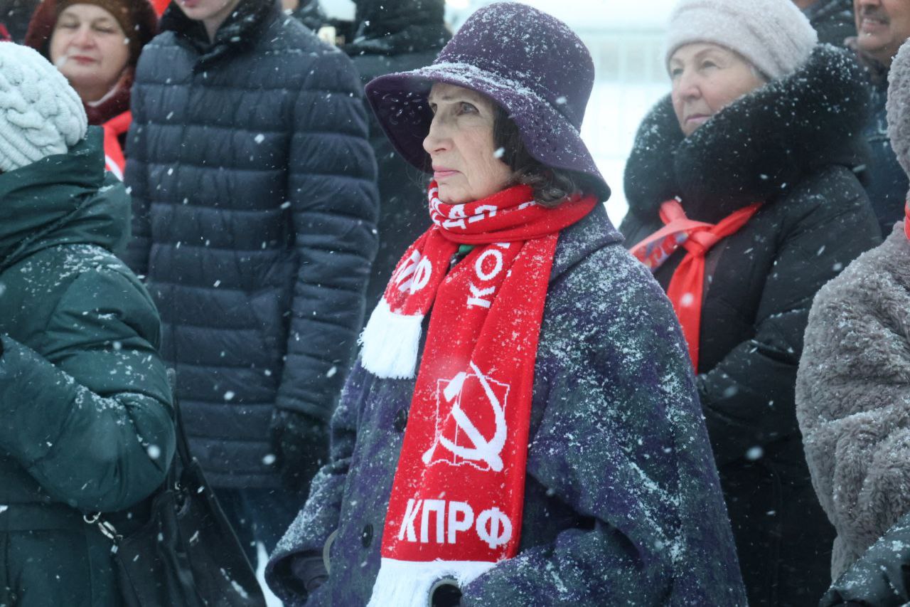 Фото снежного митинга от Кати Смолихиной Фото снежного митинга от Кати Смолихиной