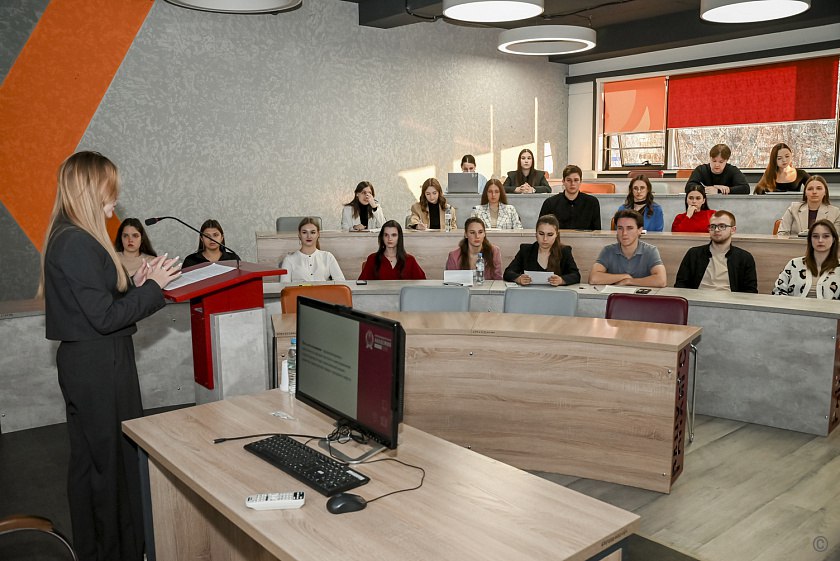 Анализируют и предлагают: какие темы поднимают участники конференции «Молодёжь — Барнаулу» Анализируют и предлагают: какие темы поднимают участники конференции «Молодёжь — Барнаулу»