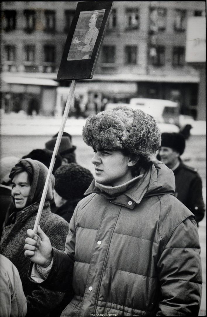 Вспоминаем, как проходили народные демонстрации 7 ноября в Барнауле в конце 90-х Вспоминаем, как проходили народные демонстрации 7 ноября в Барнауле в конце 90-х