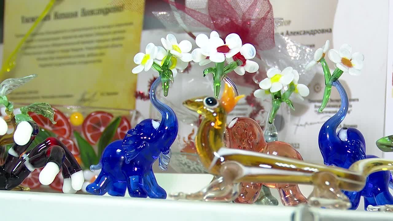 Огонь, стекло, металл и мастерство рук, сливаясь воедино, рождают неповторимые и завораживающие своей красотой изделия