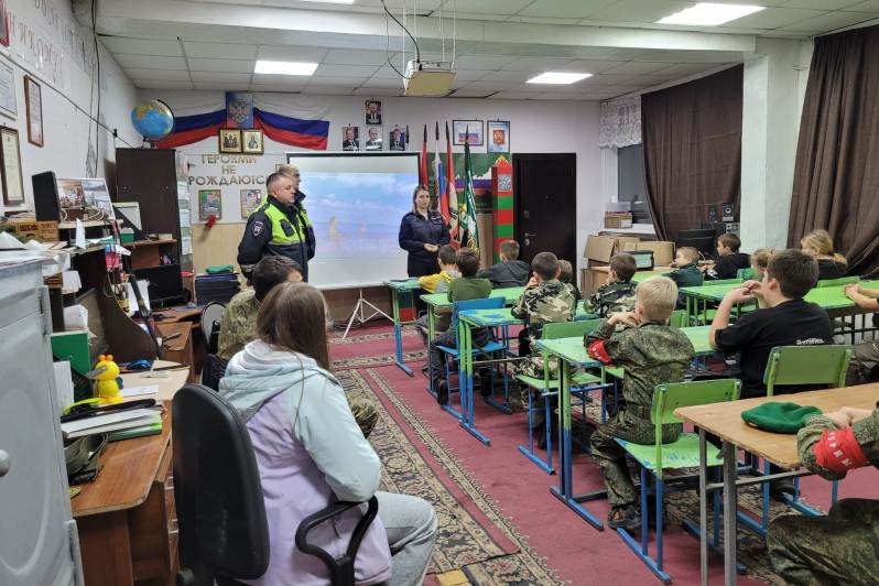 Госавтоинспекция Алтайского района провела встречу с Клубом юных друзей пограничников им. Кирилла Батурина «Силагор» Госавтоинспекция Алтайского района провела встречу с Клубом юных друзей пограничников им. Кирилла Батурина «Силагор»