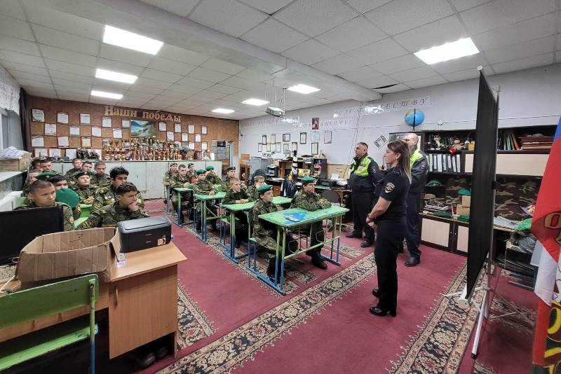 Госавтоинспекция Алтайского района провела встречу с Клубом юных друзей пограничников им. Кирилла Батурина «Силагор» Госавтоинспекция Алтайского района провела встречу с Клубом юных друзей пограничников им. Кирилла Батурина «Силагор»