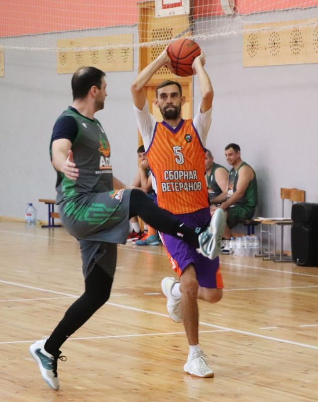 Победителями межрегиональных турниров по баскетболу среди ветеранов 40+ и 50+ стали команды Барнаула и Новокузнецка