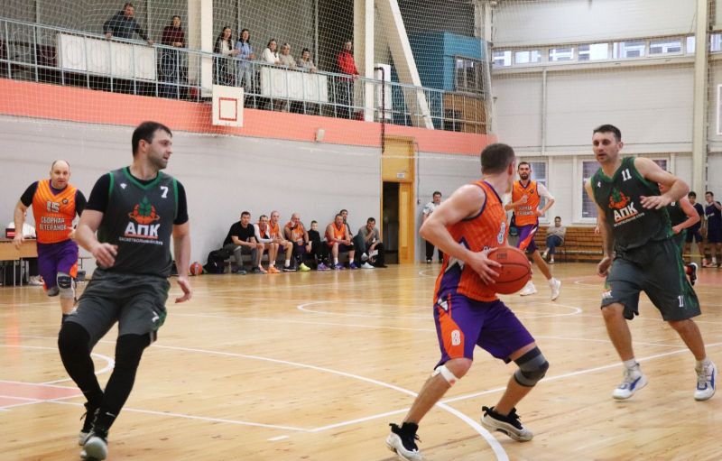 Победителями межрегиональных турниров по баскетболу среди ветеранов 40+ и 50+ стали команды Барнаула и Новокузнецка Победителями межрегиональных турниров по баскетболу среди ветеранов 40+ и 50+ стали команды Барнаула и Новокузнецка