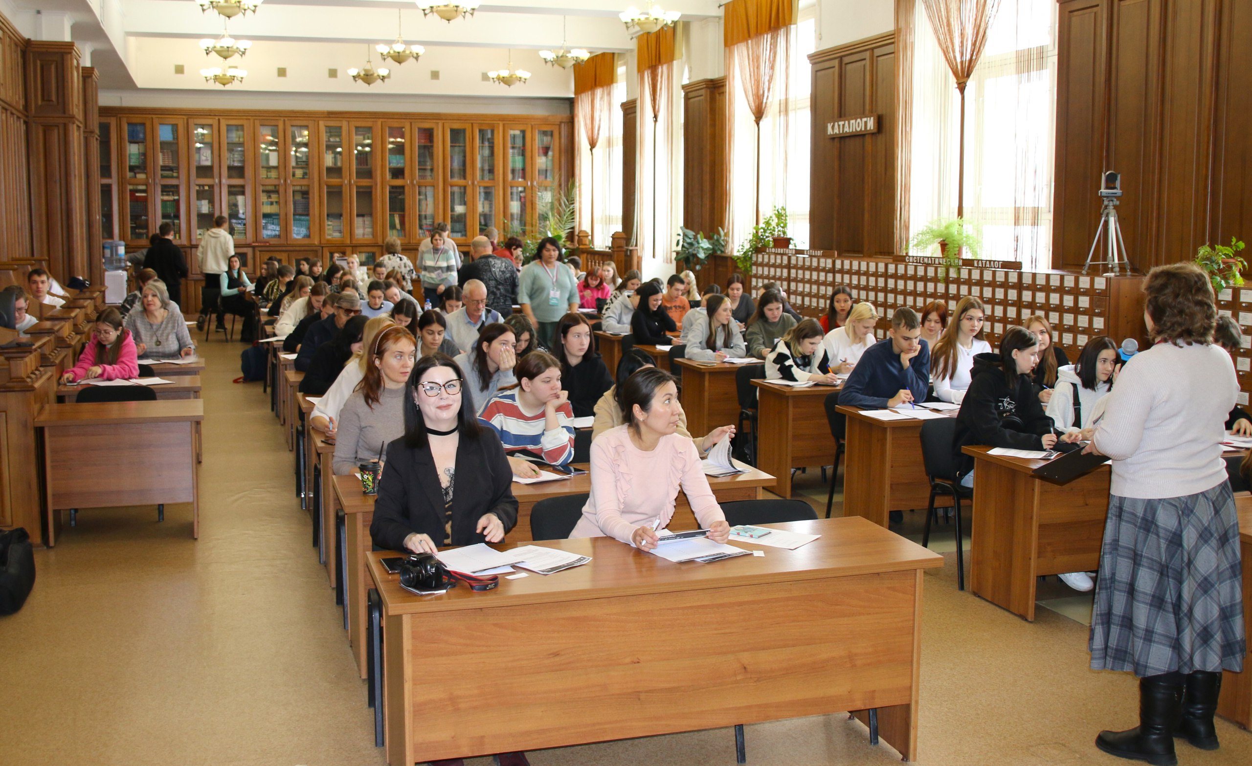 В Бийске впервые написали Большой этнографический диктант В Бийске впервые написали Большой этнографический диктант