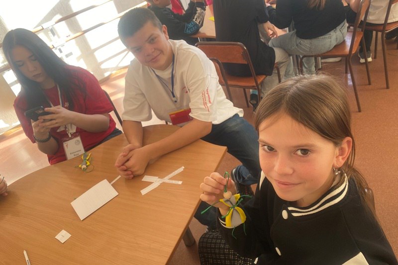 Мастер класс по изготовлению световозвращающих брелоков провели в детской школе искусств в Благовещенском районе