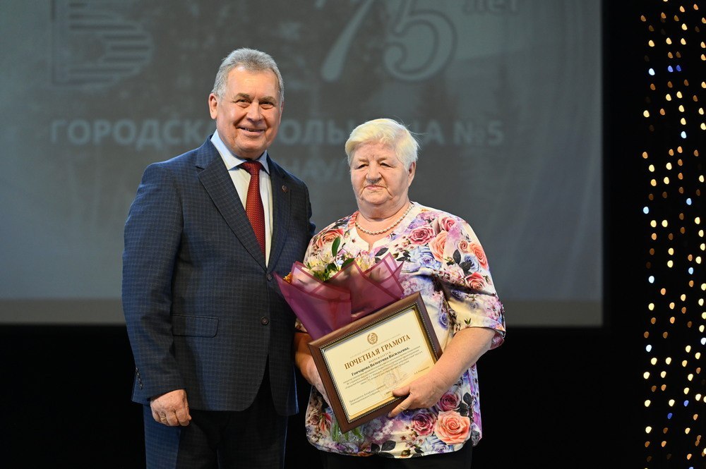 75 лет исполнилось крупнейшему медучреждению краевой столицы - Барнаульской городской больнице №5 75 лет исполнилось крупнейшему медучреждению краевой столицы - Барнаульской городской больнице №5