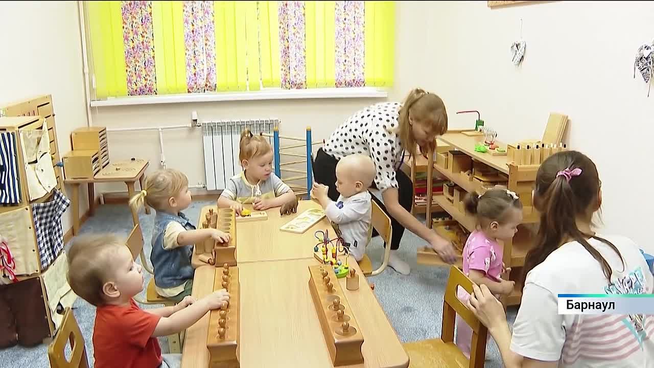 Губернатор Виктор Томенко провёл заседание правительства края, посвящённое борьбе с социальным сиротством