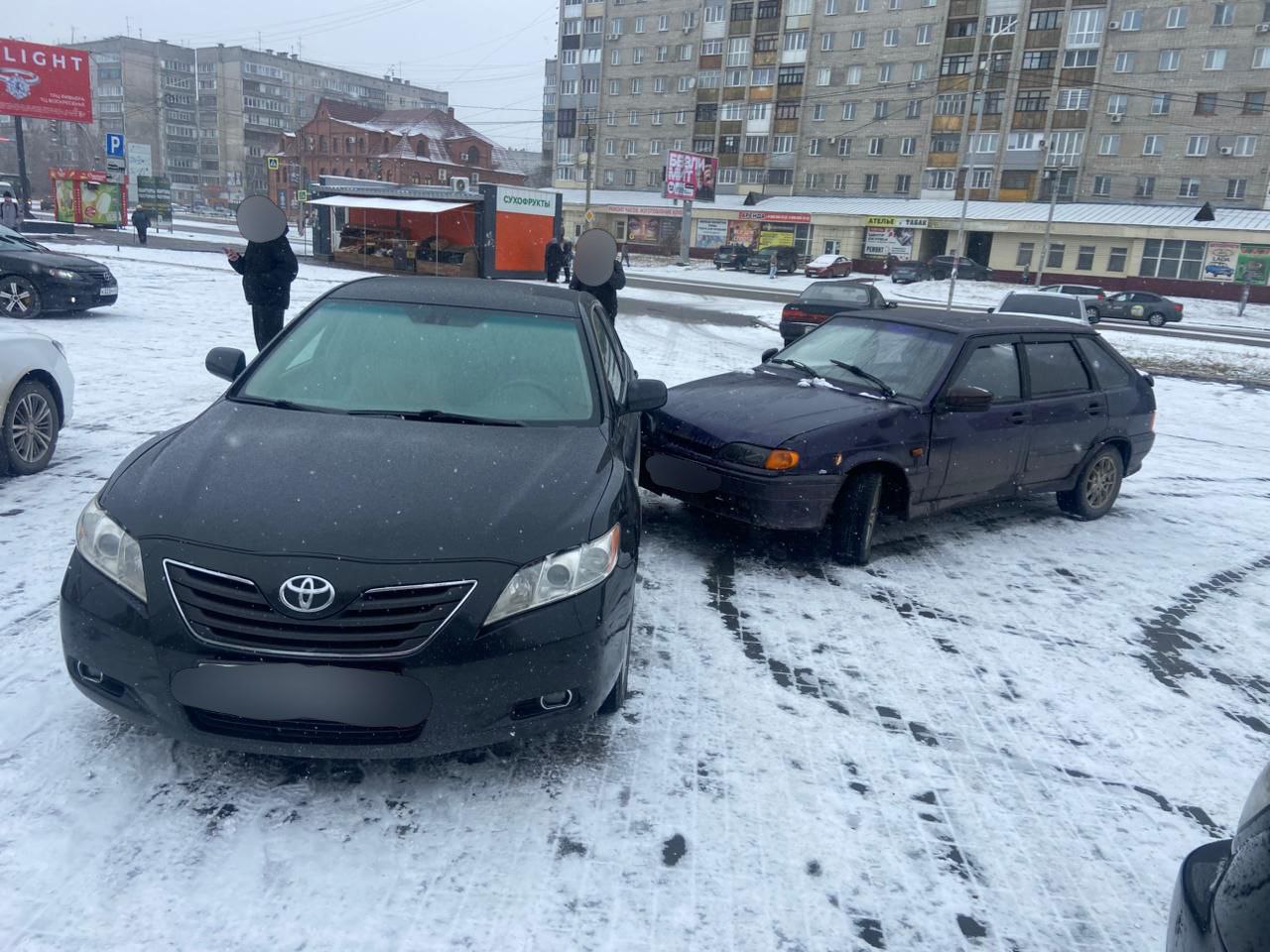 За вчерашние сутки в Бийске произошло более 50 дорожно-транспортных происшествий с участием автомобилей За вчерашние сутки в Бийске произошло более 50 дорожно-транспортных происшествий с участием автомобилей