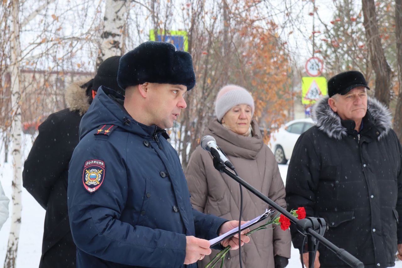 В память о герое. В канун Дня памяти погибших при выполнении служебных обязанностей сотрудников... В память о герое. В канун Дня памяти погибших при выполнении служебных обязанностей сотрудников...