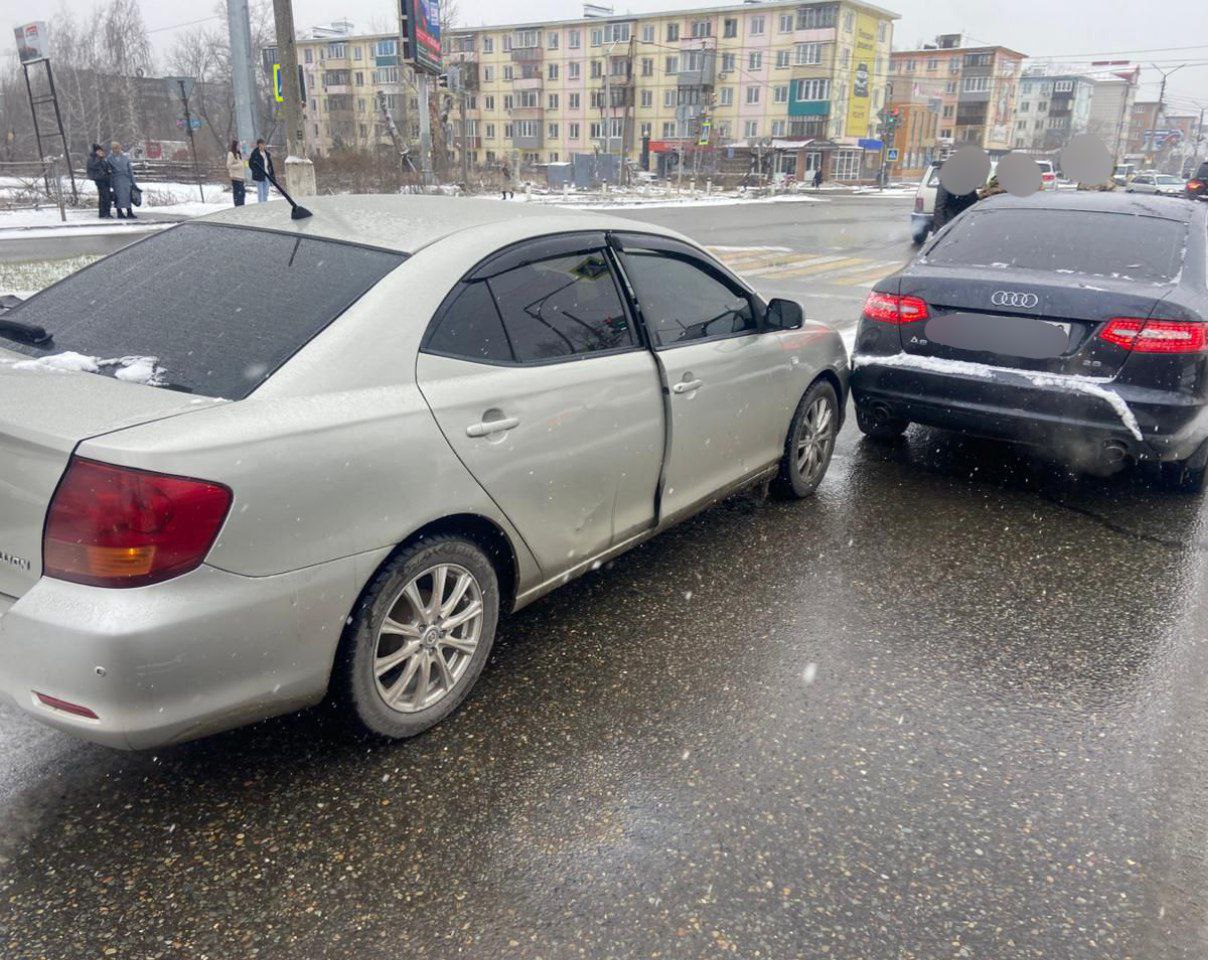 За вчерашние сутки в Бийске произошло более 50 дорожно-транспортных происшествий с участием автомобилей За вчерашние сутки в Бийске произошло более 50 дорожно-транспортных происшествий с участием автомобилей