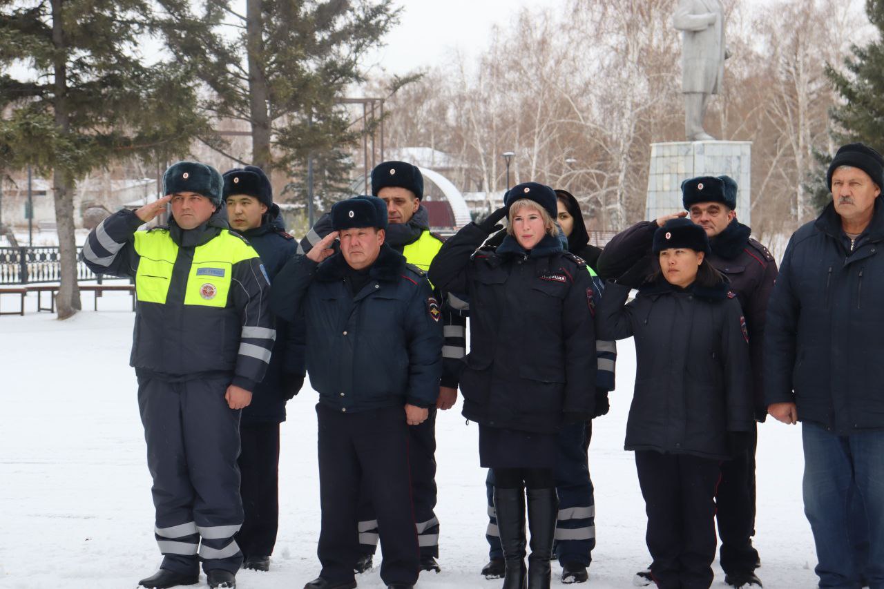 В память о герое. В канун Дня памяти погибших при выполнении служебных обязанностей сотрудников... В память о герое. В канун Дня памяти погибших при выполнении служебных обязанностей сотрудников...