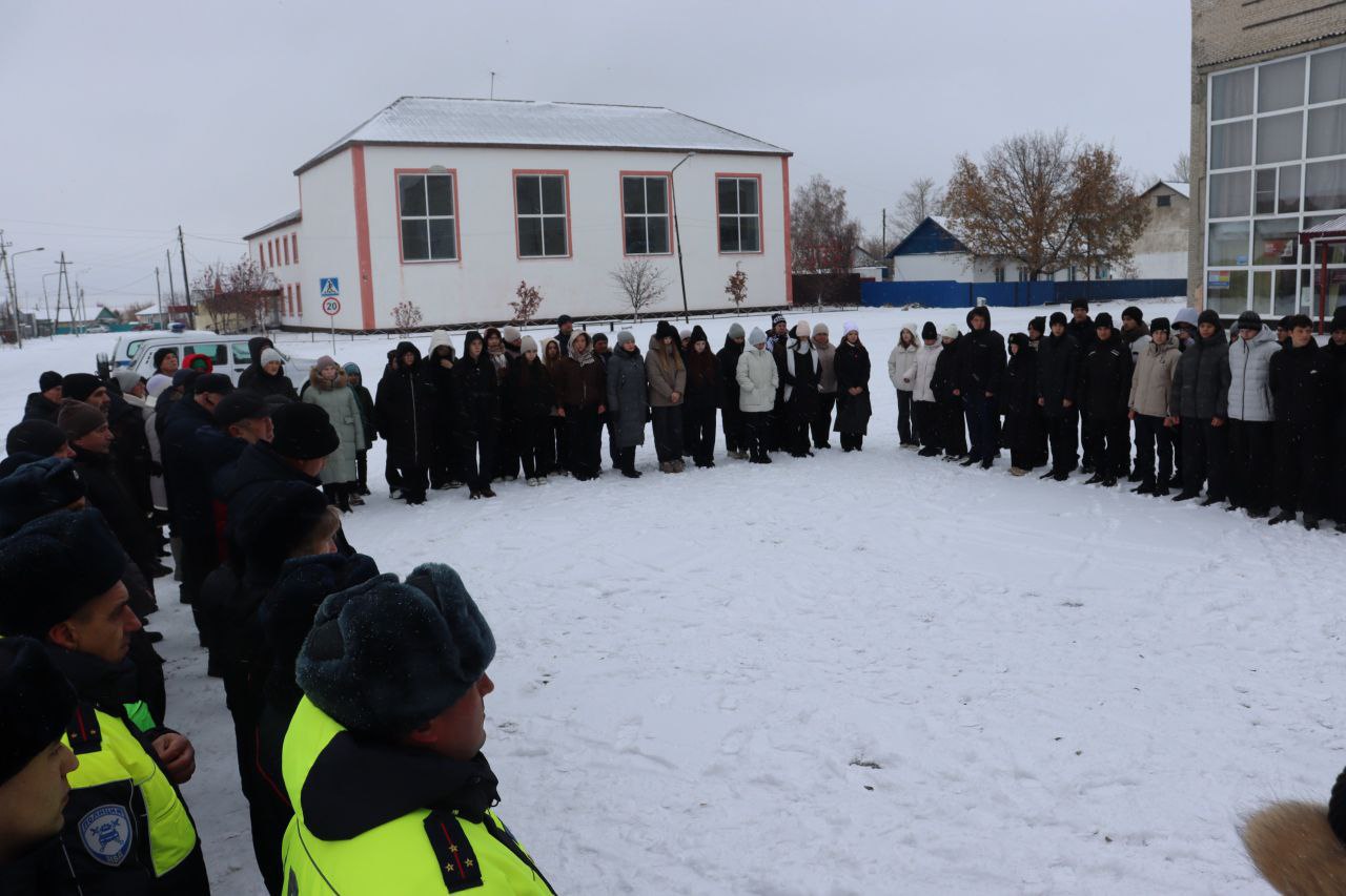 В память о герое. В канун Дня памяти погибших при выполнении служебных обязанностей сотрудников... В память о герое. В канун Дня памяти погибших при выполнении служебных обязанностей сотрудников...