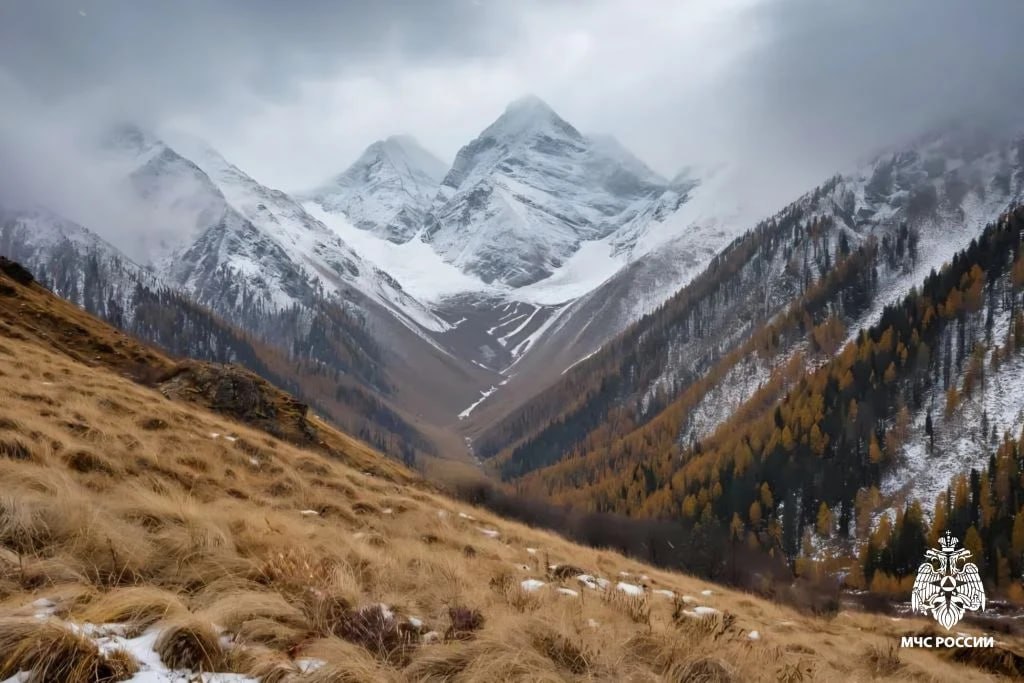 Туристку из Барнаула эвакуировали вертолётом в Республике Алтай
