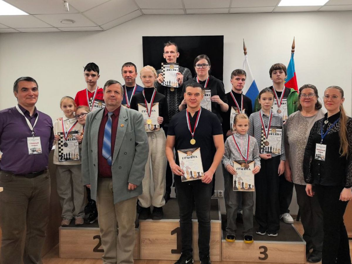 В Барнауле прошли шахматные соревнования по классике, посвящённые Дню народного единства В Барнауле прошли шахматные соревнования по классике, посвящённые Дню народного единства
